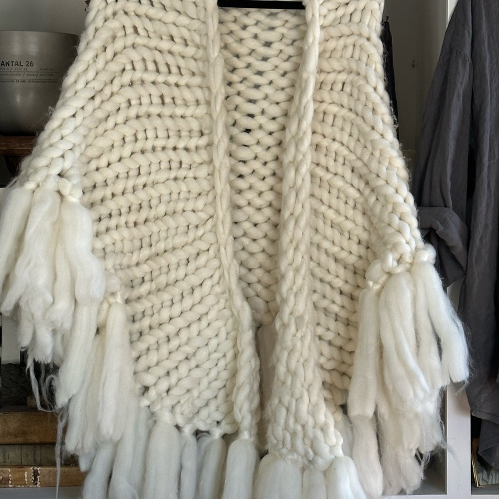 Anthropologie Chunky Knit Cream Wrap /Poncho